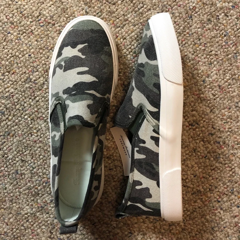 🆕 Tommy Bahama Camouflage Slip On Sneakers